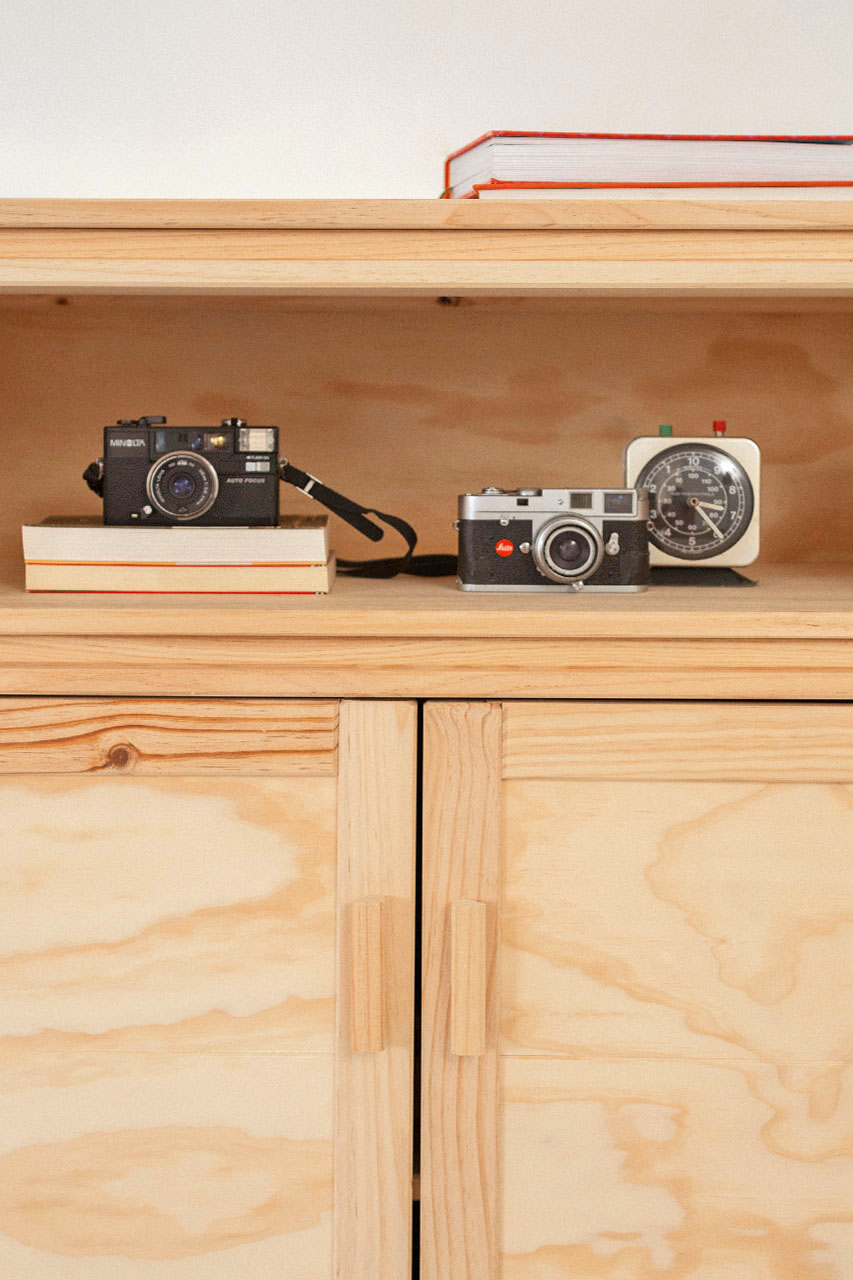 Imagen de ambiente 6 para:Armario pequeño de madera natural para el recibidor